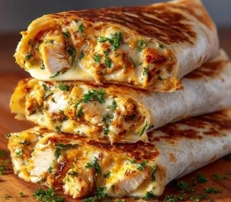 Cheesy Garlic Chicken Wraps